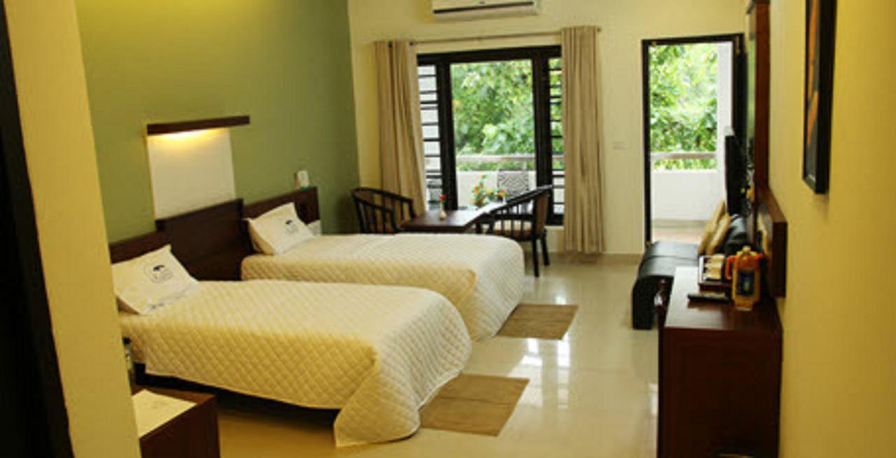 Hotel Soorya Regency Малапурам Екстериор снимка