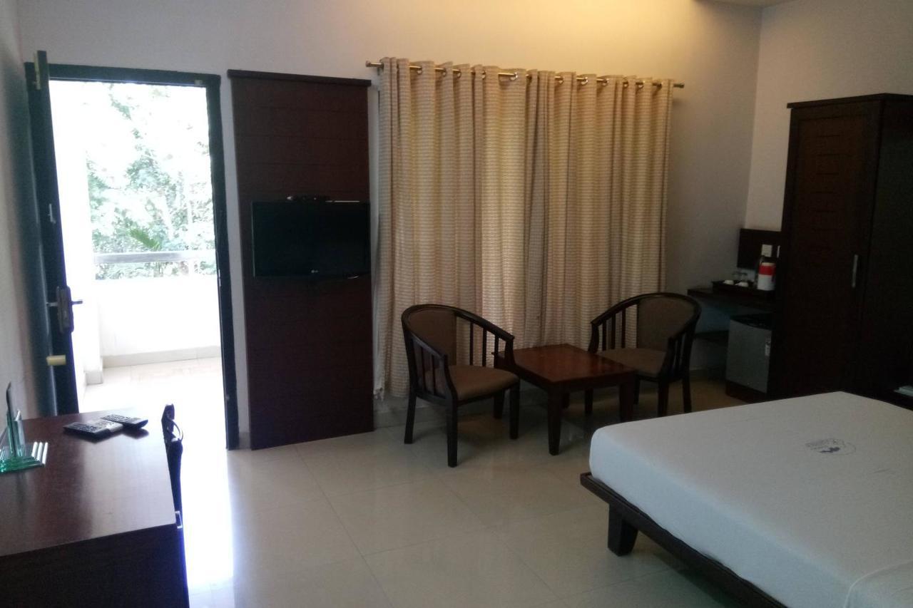 Hotel Soorya Regency Малапурам Екстериор снимка